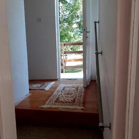 Planinska Kuca Vladanka - Planina - Banjska Strana - Preko Puta Staze *