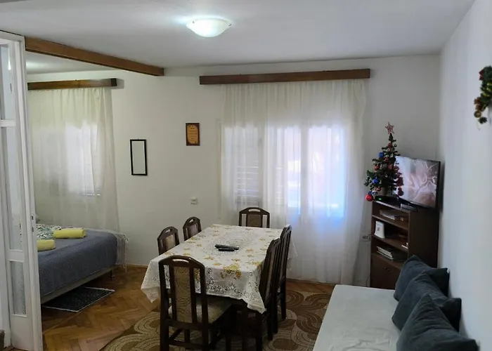 Planinska Kuca Vladanka - Planina - Banjska Strana - Preko Puta Staze 別荘 *